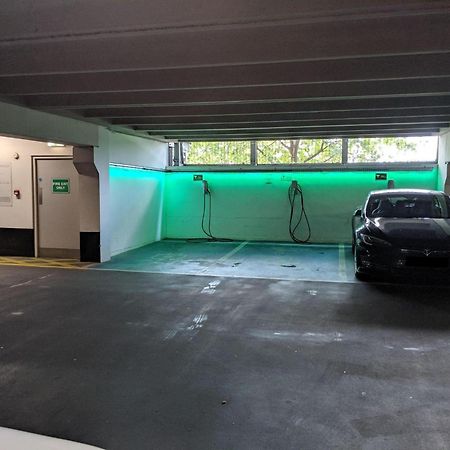 Deluxe City Apt, Beautiful River View,Free Parking No Balcony Λιντς Εξωτερικό φωτογραφία