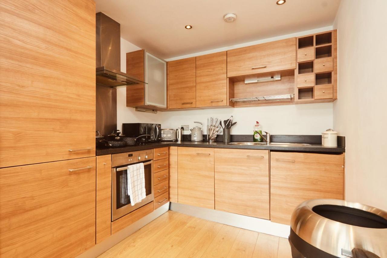 Deluxe City Apt, Beautiful River View,Free Parking No Balcony Λιντς Εξωτερικό φωτογραφία
