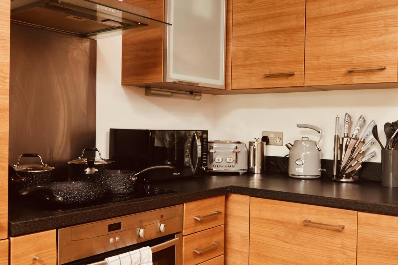 Deluxe City Apt, Beautiful River View,Free Parking No Balcony Λιντς Εξωτερικό φωτογραφία