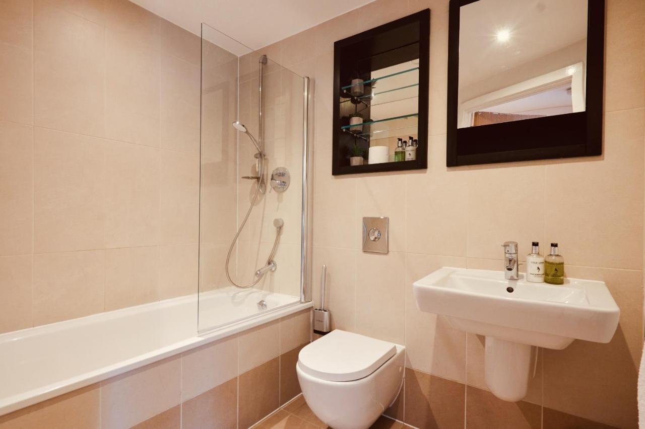 Deluxe City Apt, Beautiful River View,Free Parking No Balcony Λιντς Εξωτερικό φωτογραφία