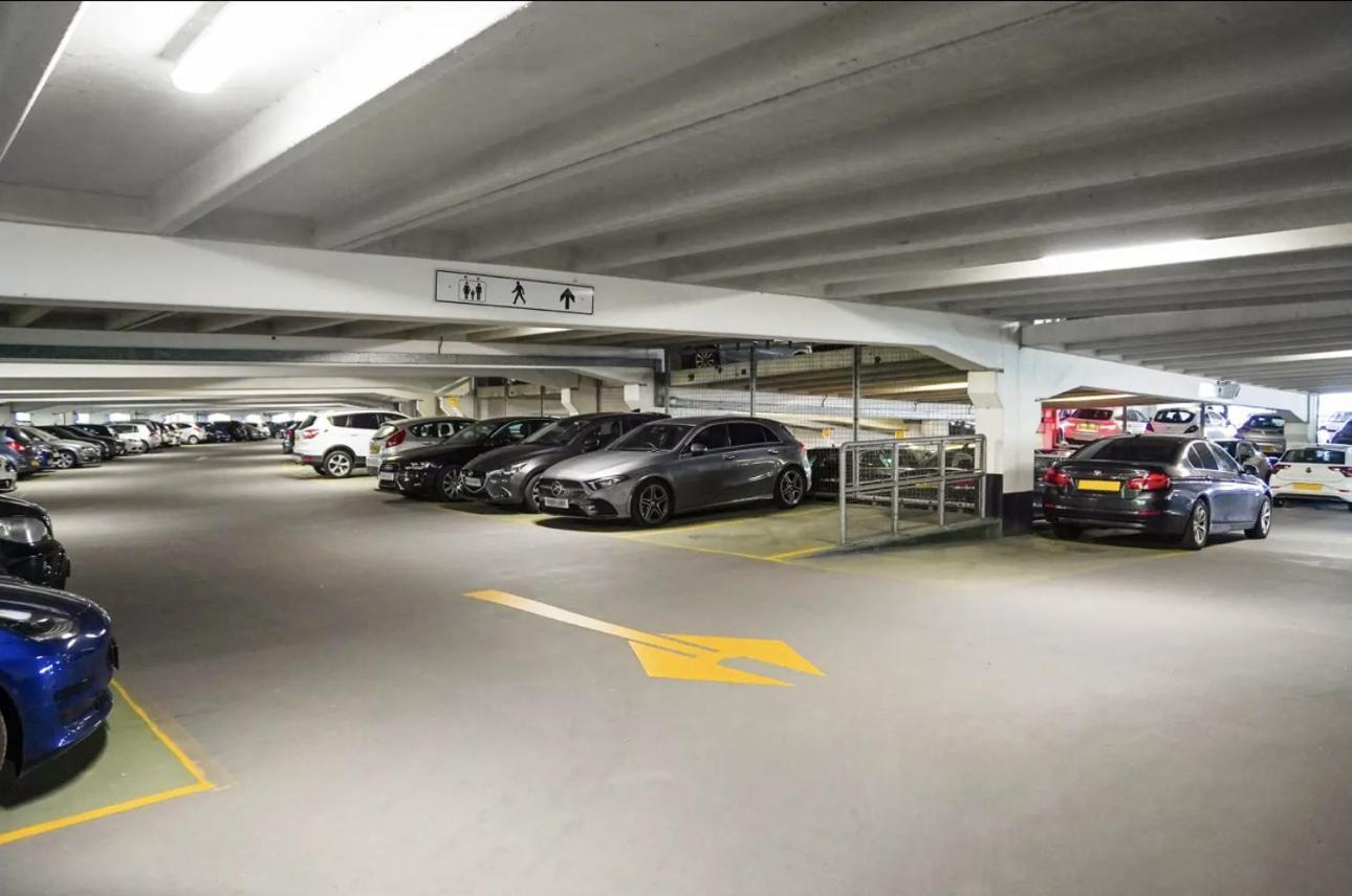 Deluxe City Apt, Beautiful River View,Free Parking No Balcony Λιντς Εξωτερικό φωτογραφία